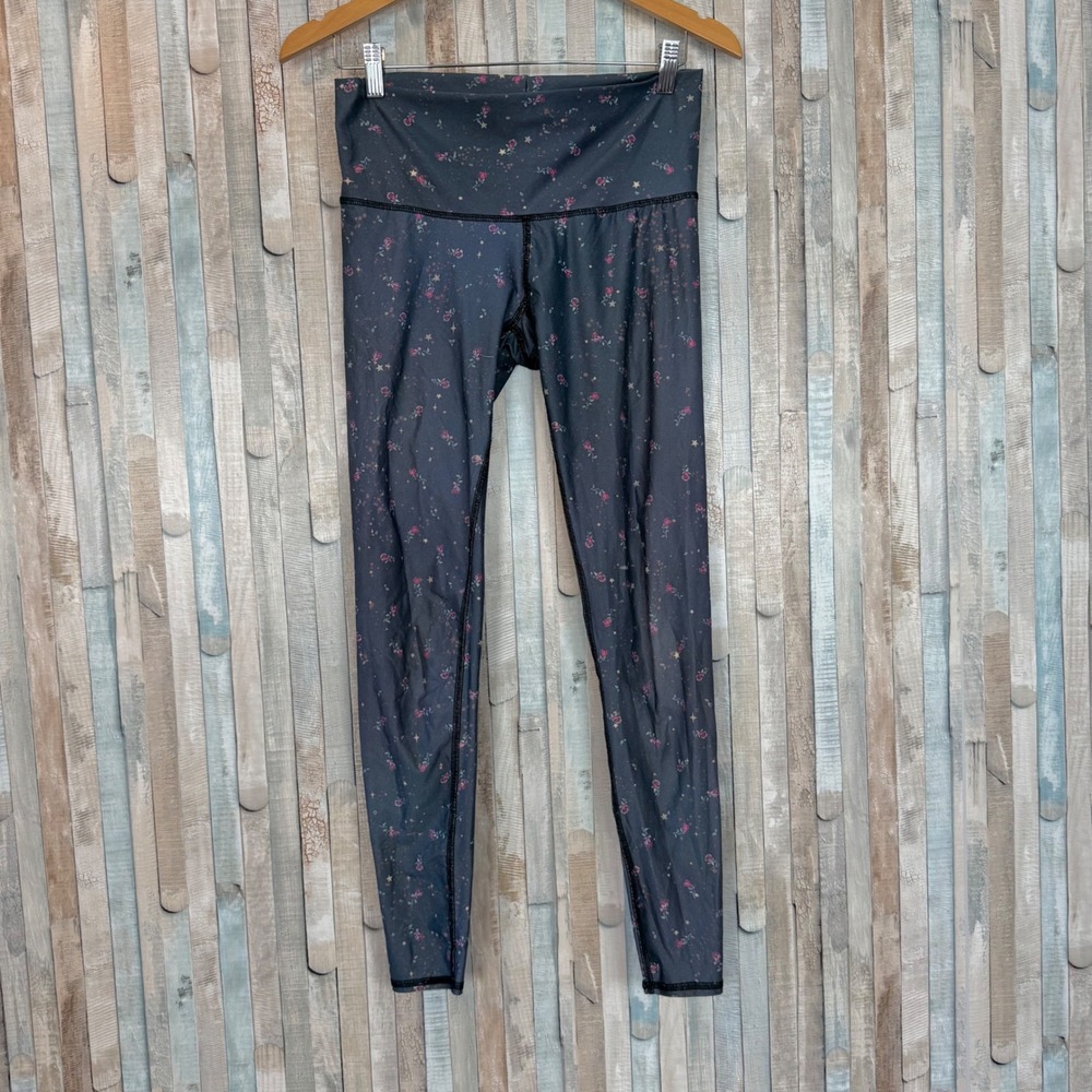 Teeki M Pixie Rose Hot Pant Yoga Leggings Floral Star‎ Print Recycled PET Active
